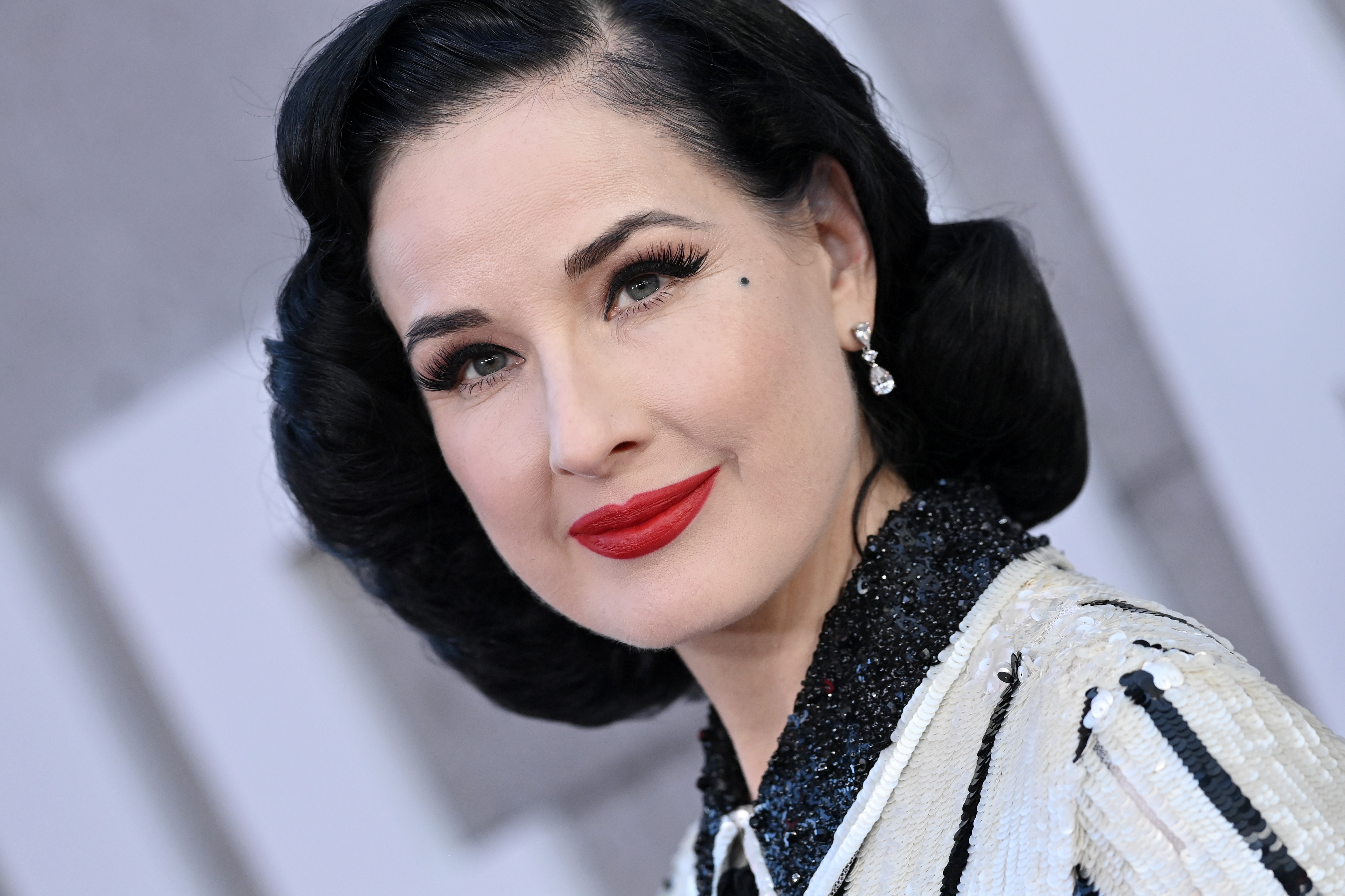 makeup - Dita Von Teese