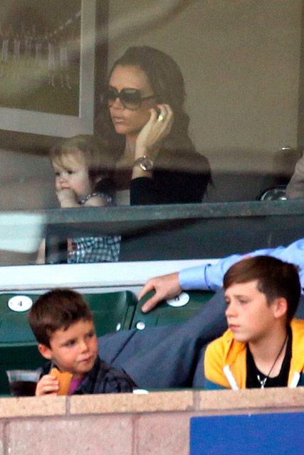 Victoria Beckham &amp; Harper Beckham&#039;s family day out 