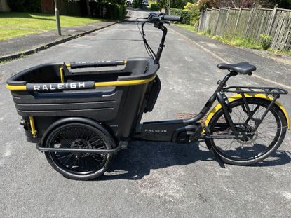 Review Raleigh Stride 3 e-cargo bike