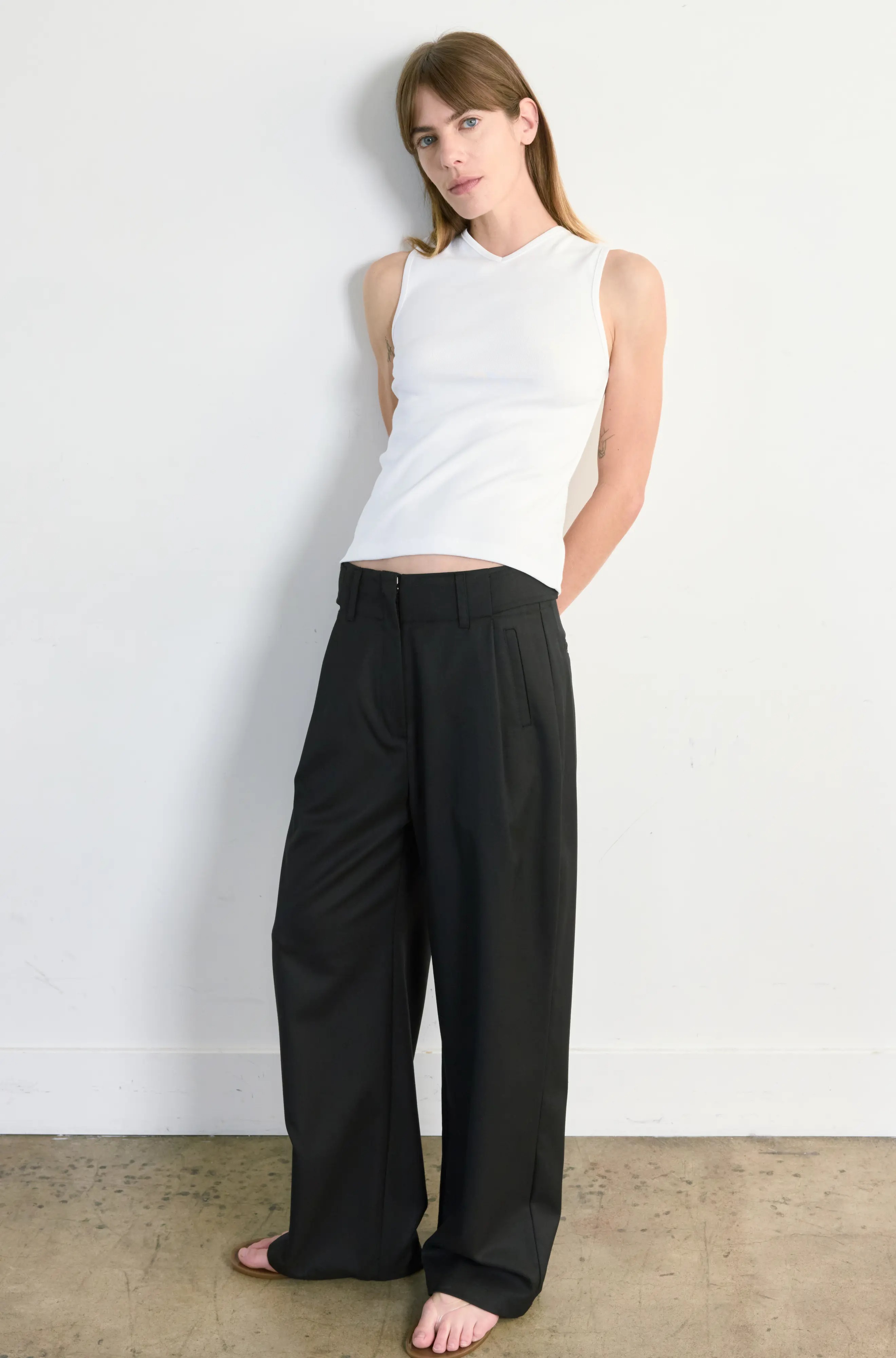 Almina Concept, High V Neck Tank