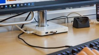 best triple monitor docking station