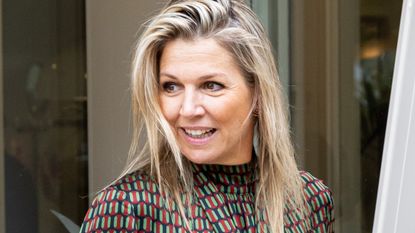 Queen Maxima green leather skirt