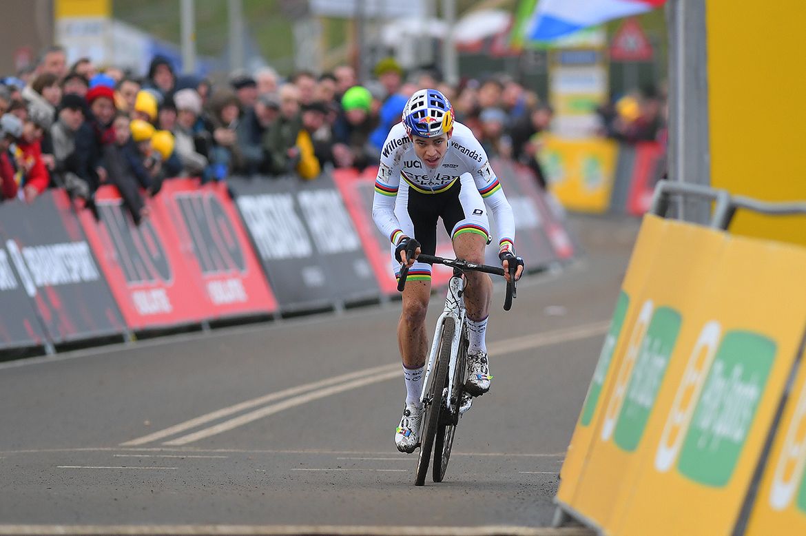 Wout Van Aert couldn't close the gap