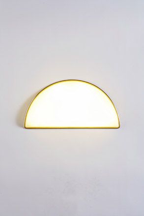 Bright segment wall light