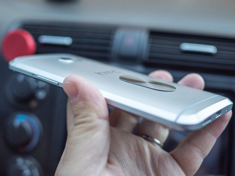 Logi ZeroTouch metal tab for your phone