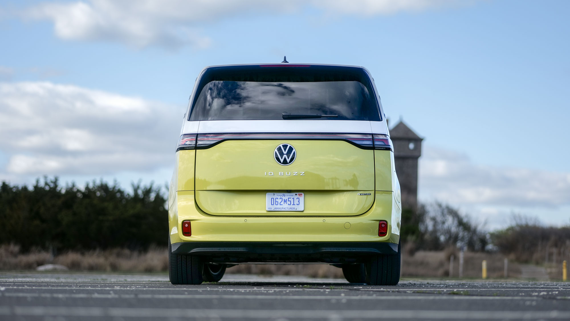2025 Volkswagen ID. Buzz Pro S Plus 4MOTION test drive.