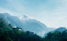 A view of the mountains and Hoshinoya Guguan — Taichung City