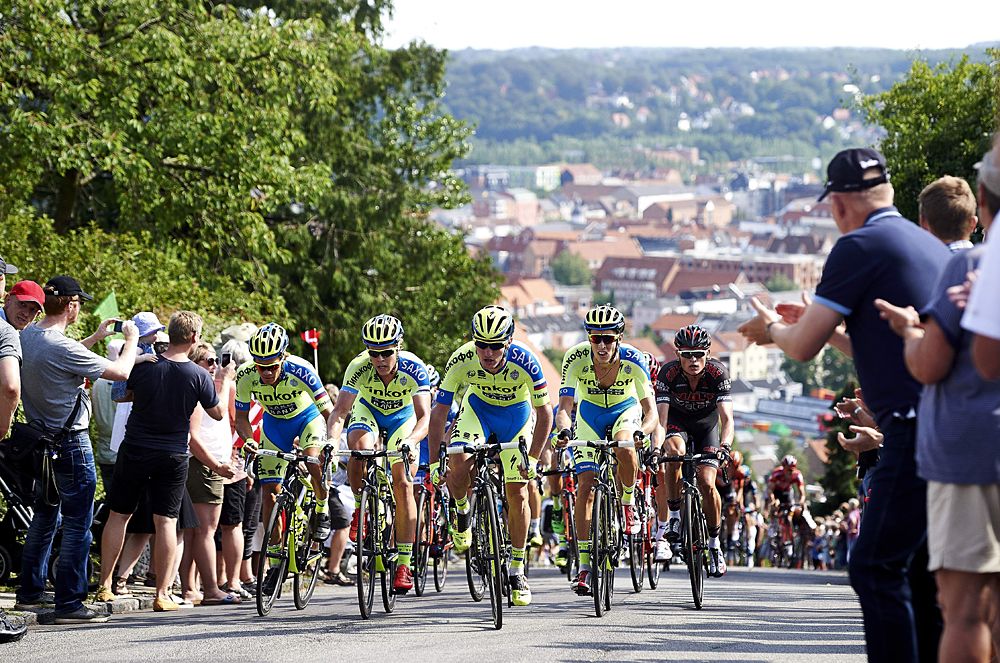 Tinkoff-Saxo lead the peloton in Denmark