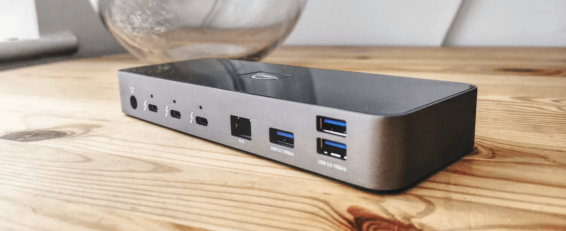 A picture of an OWC computer dock