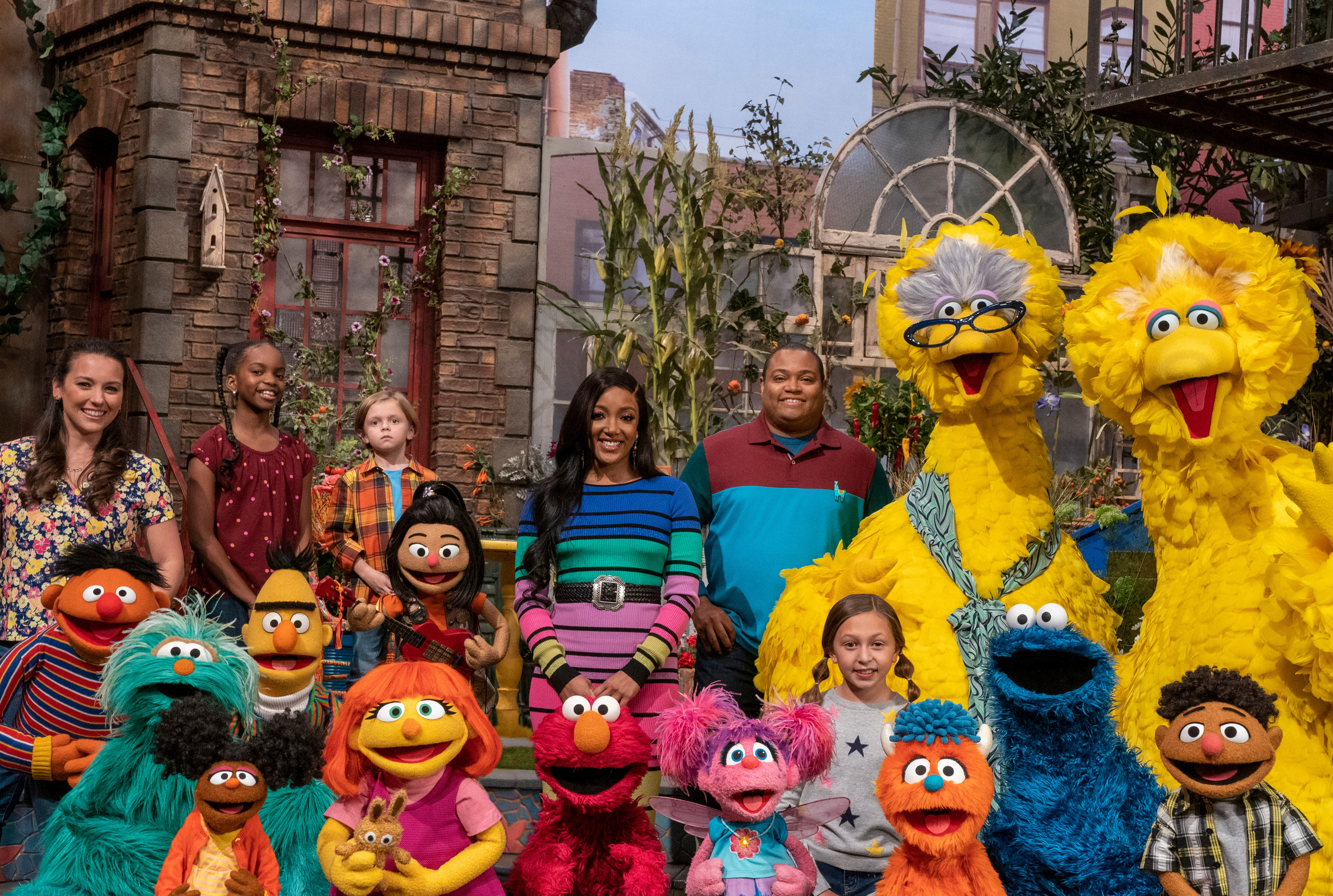 Sam Jackson, Dr. Jill Biden Will Be Guests on 'Sesame Street' Season 53