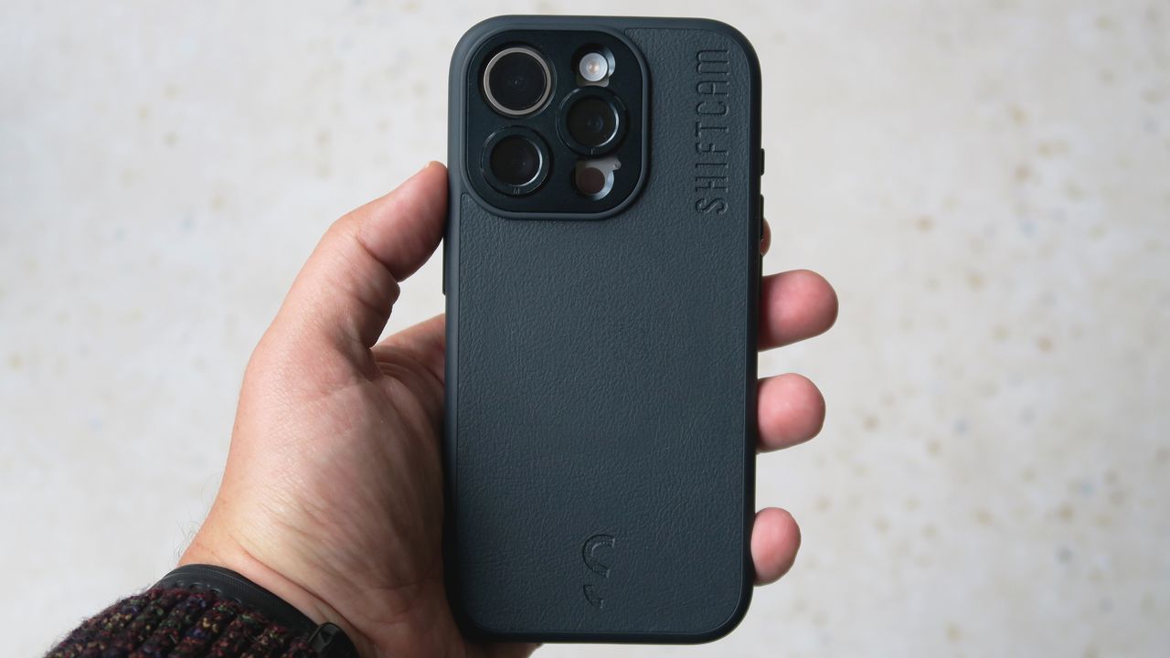 ShiftCam iPhone 15 Pro case straight