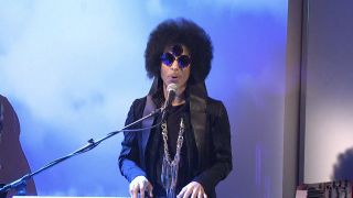 Prince performing on SNL