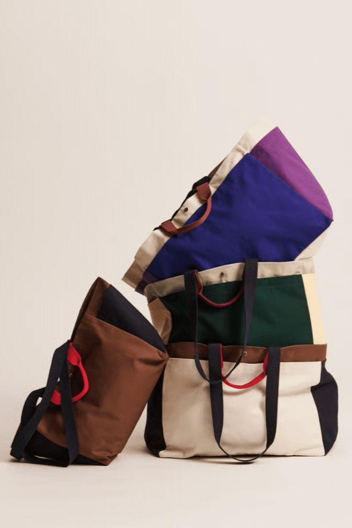 HAY Weekend Bag Organic bag S in rotating gif.