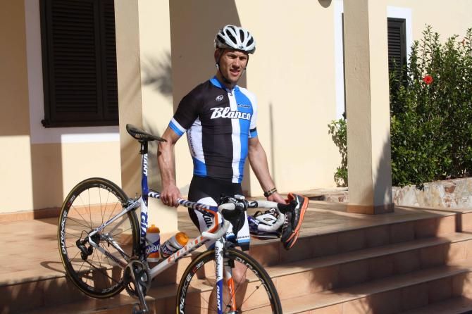 Maarten Tjallingii (Blanco) after the morning ride. He and his teammates would face an interval session in the afternoon.