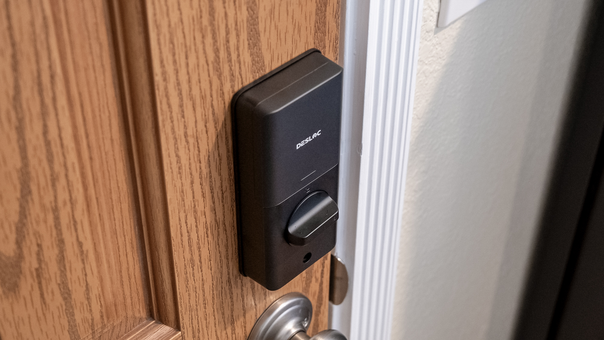 Interior shot of the Desloc D110 Plus mounted on a wooden door