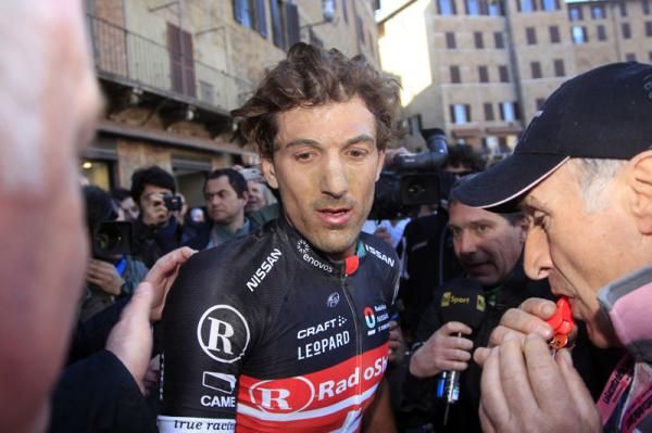 Fabian Cancellara (RadioShack - Nissan) heads to the podium
