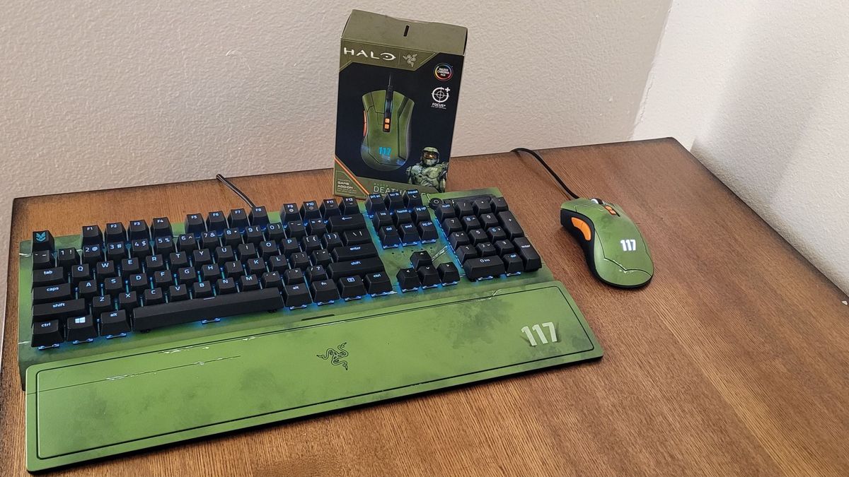 Image of The Razer Halo BlackWidow V3 keyboard and DeathAdder V2 mouse