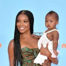 santa monica, california july 11 l r gabrielle union and kaavia james union wade attend nickelodeon kids choice sports 2019 at barker hangar on july 11, 2019 in santa monica, california photo by neilson barnardgetty images