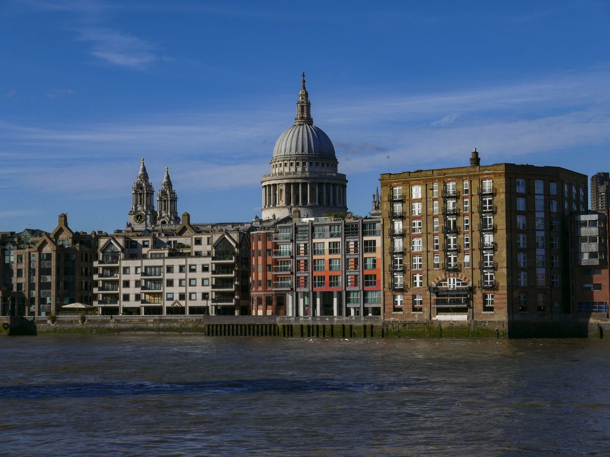 Panasonic Lumix LX100 II sample gallery: the river thames on a sunny day
