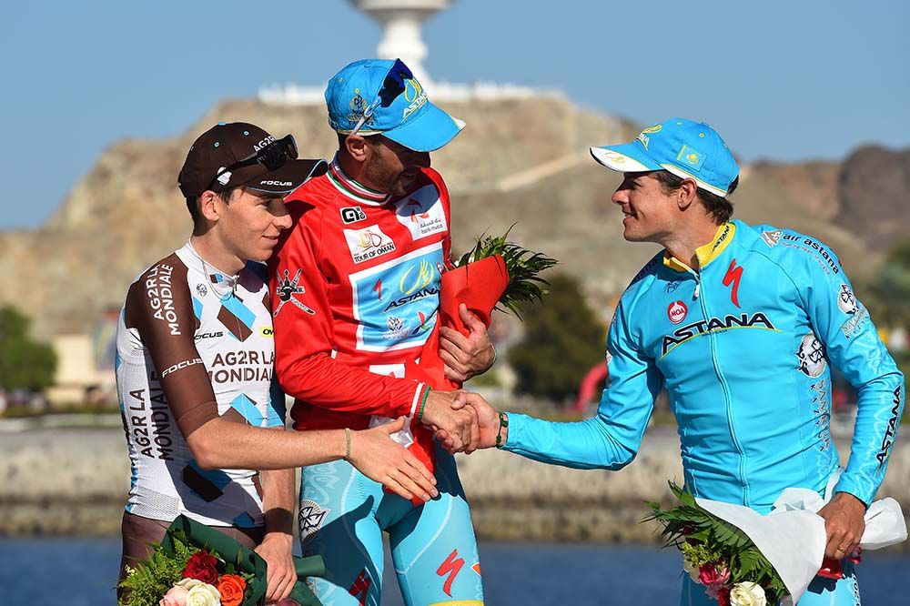 Handshakes on the final podium