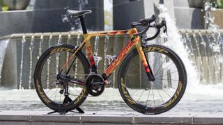 Beneath the special paint, this pro bike hides a brand new SwiftCarbon aero road frame - the HyperVox