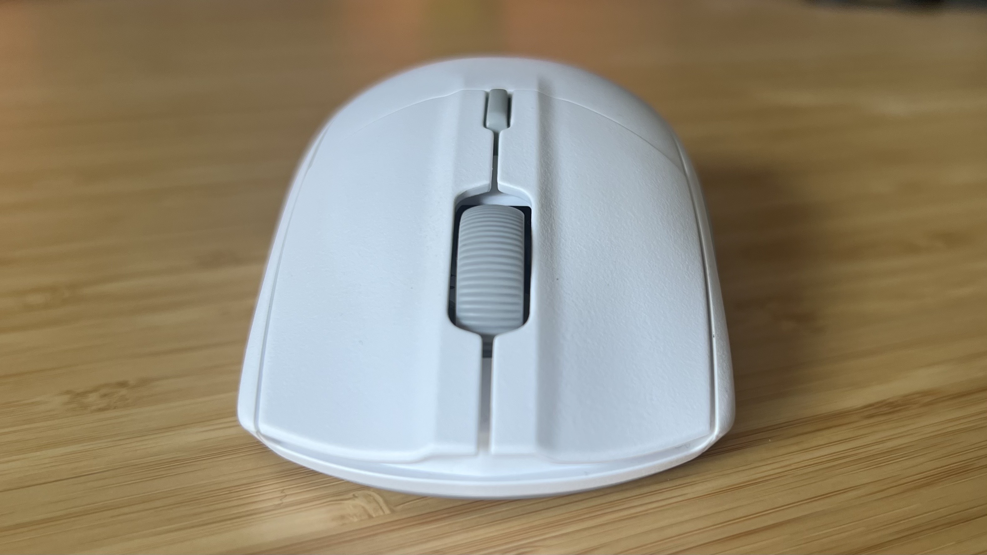 Front view of SteelSeries Rival 3 Wireless Gen 2 main clicks with scroll wheel in the middle