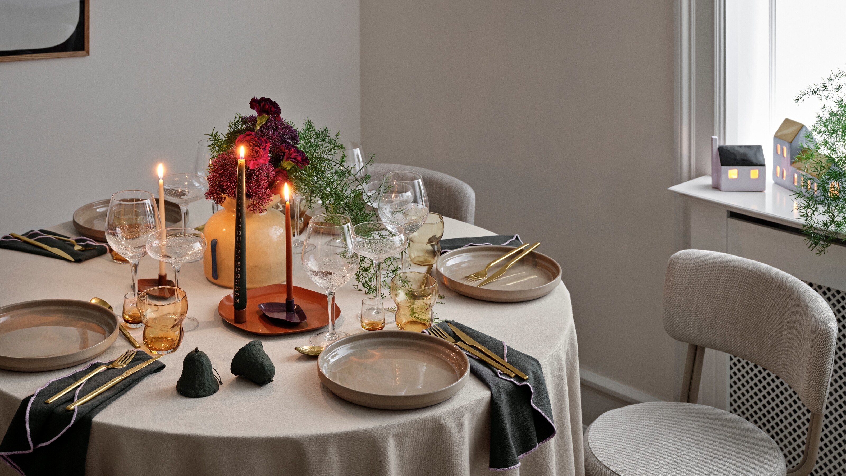 8 Table Centerpiece Ideas To Spruce Up Your Dining Room | Livingetc