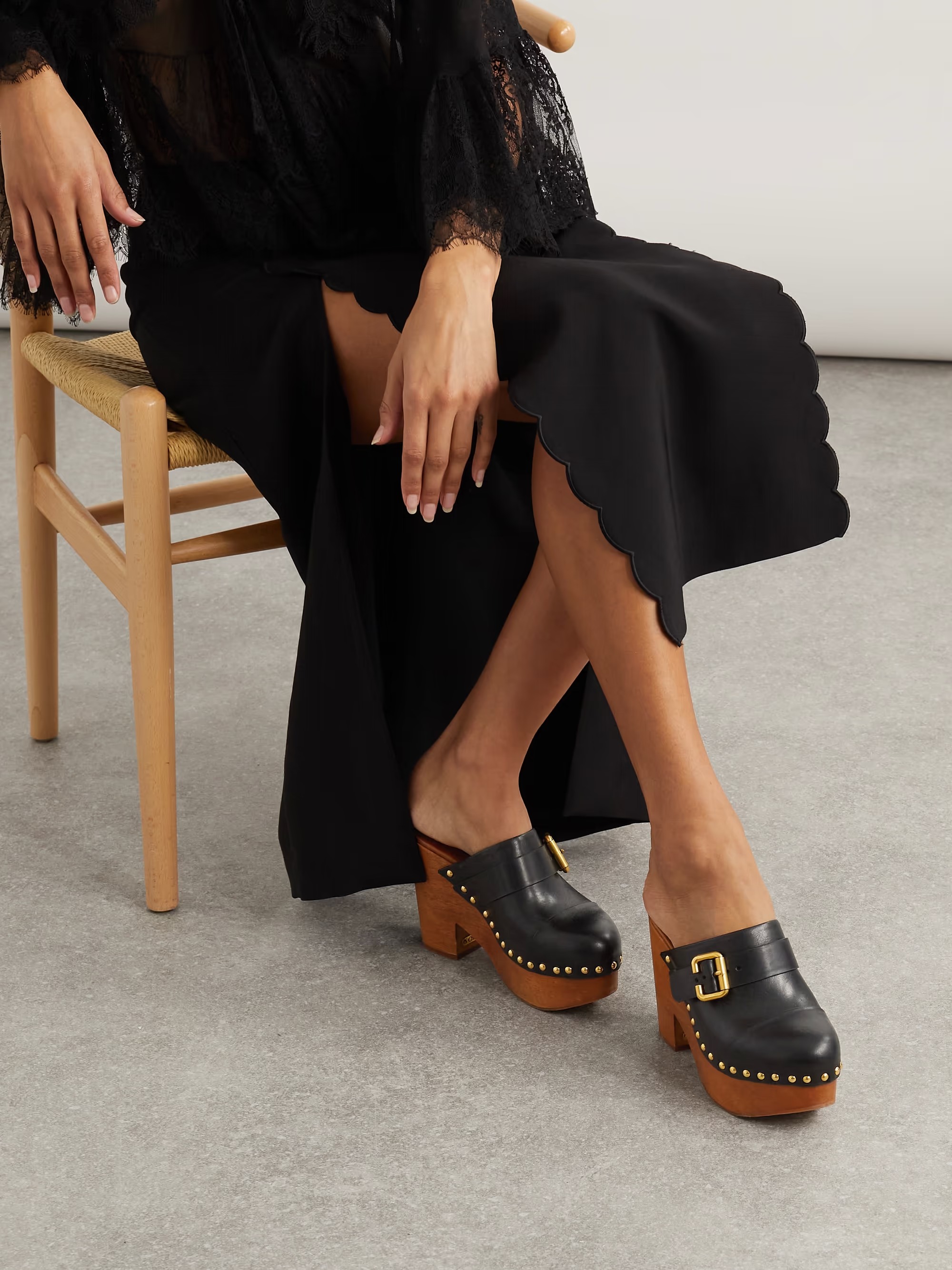 Chlo&amp;eacute;, Jeanette studded platform clogs