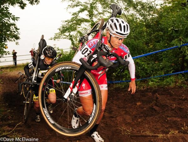 Meredith Miller (California Giant Berries) leading on the run-up