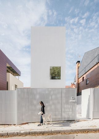 minimalist front facade of casa galgo by murado y elvira in spain