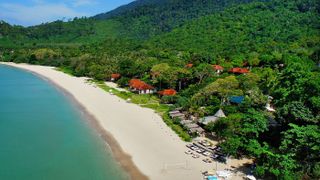 The hotel has a 900m beachfront on Kantiang Beach