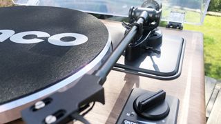 the tonearm on the lenco ls-410 record player