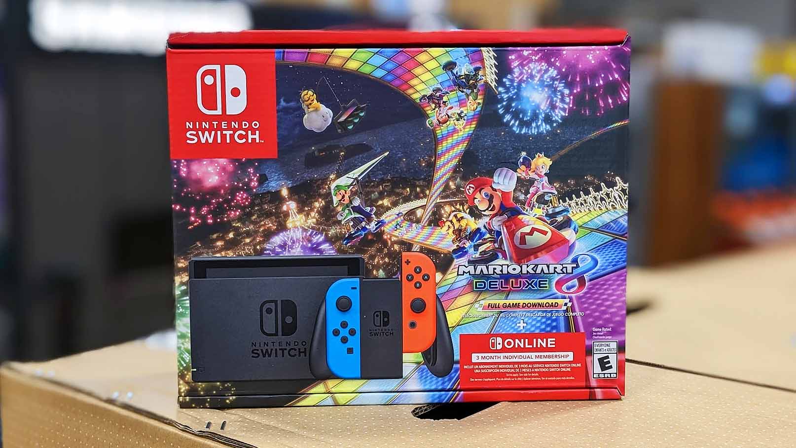 Nintendo Switch Mario Kart 8 Deluxe Bundle (Full Game Download + 3 Mo.  Switch Online Membership Included) Multi - Best Buy