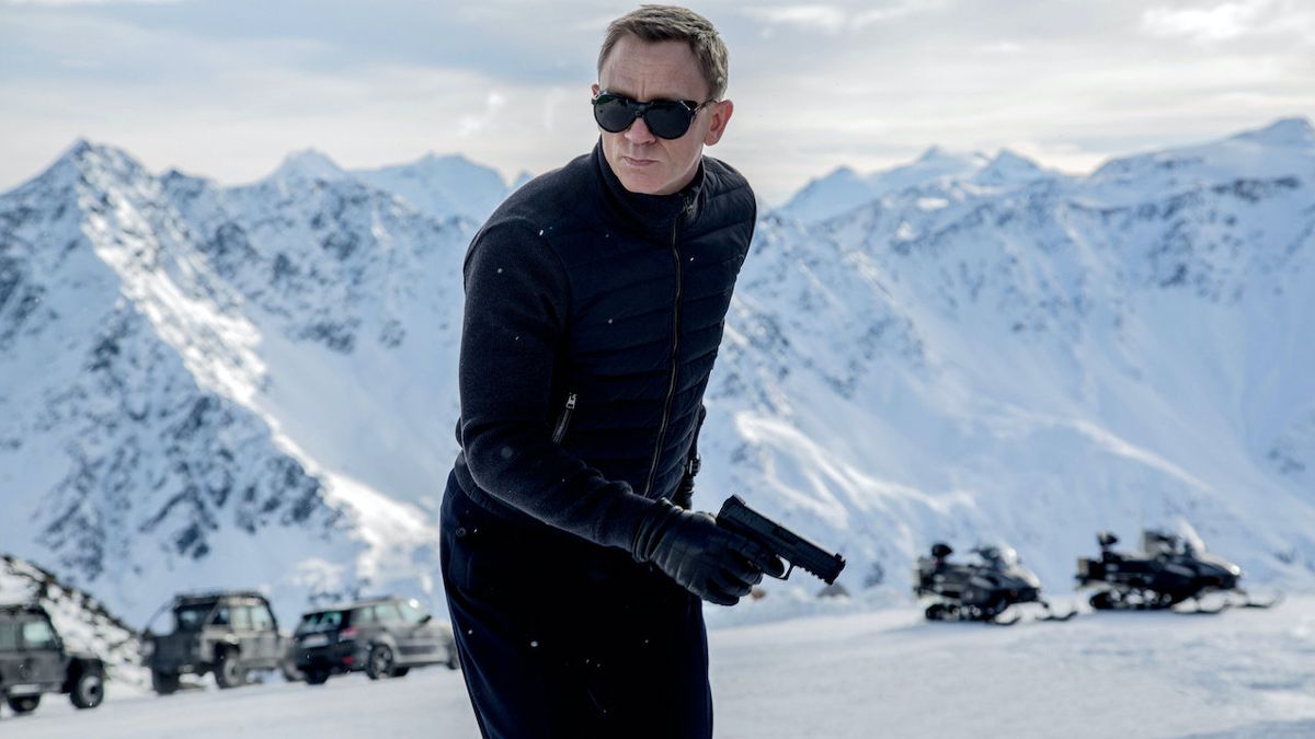 Daniel Craig&#039;s James Bond on snow-covered mountain in Spectre