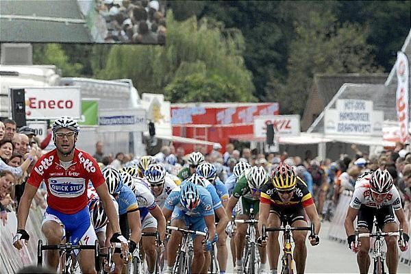 With Bennati dropped, Boonen waltzed away with a second stage win