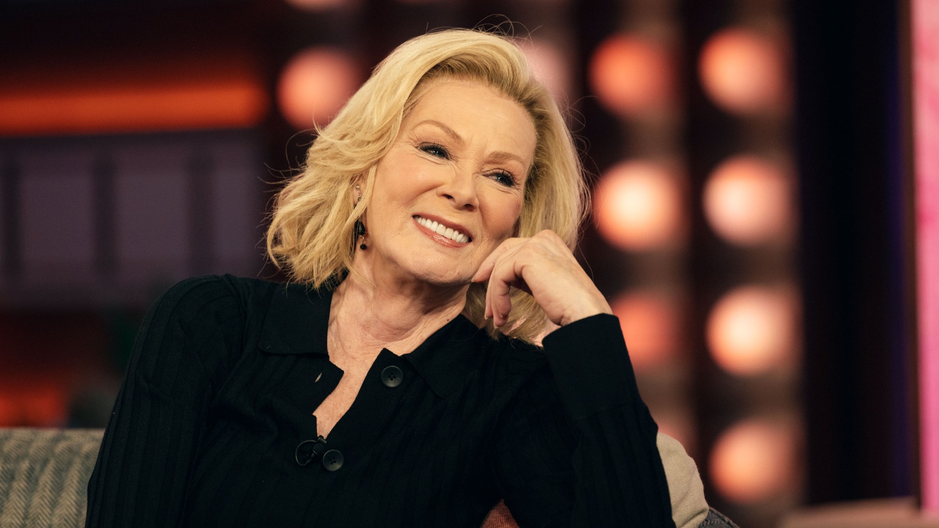 jean smart on the kelly clarkson show