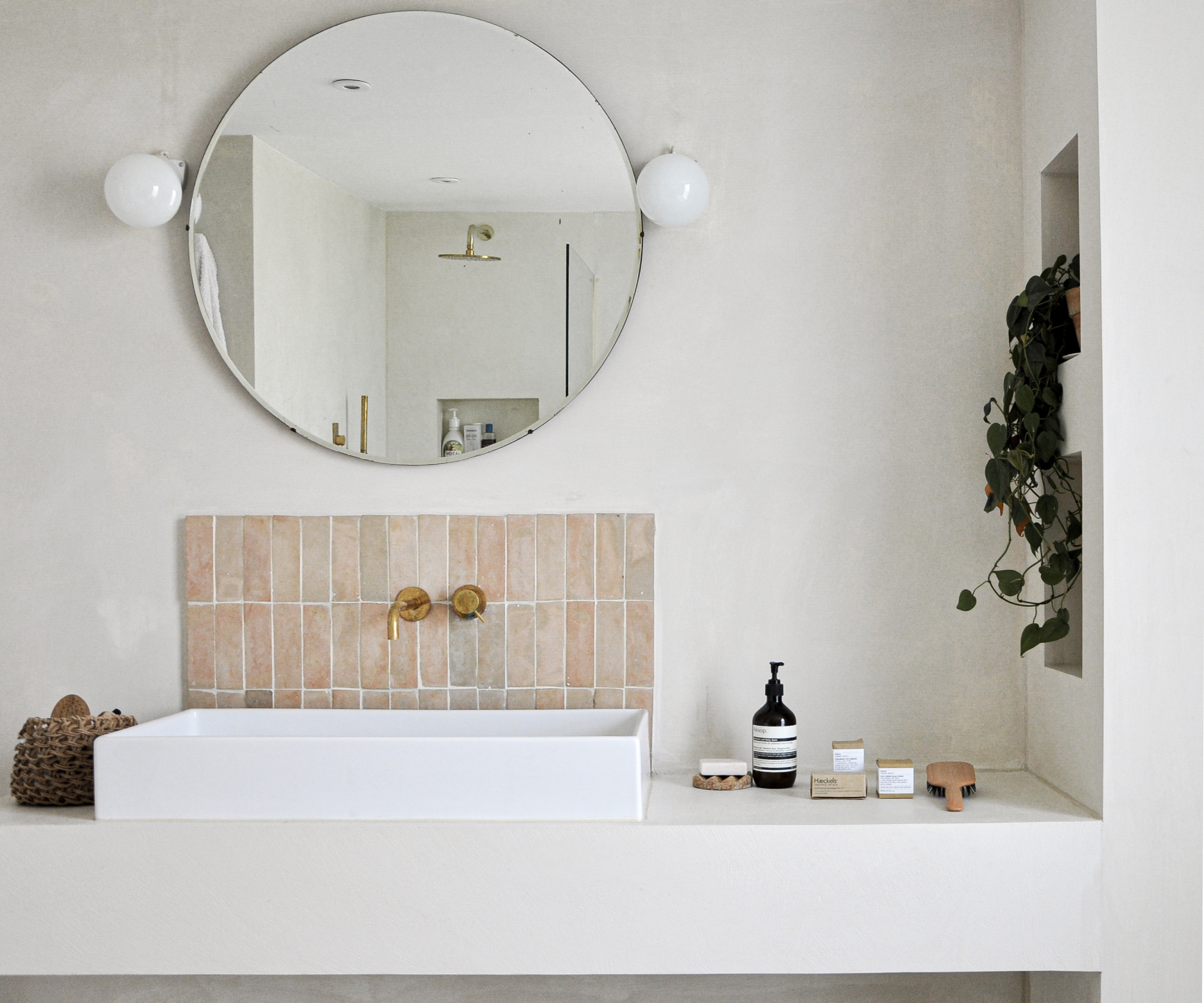 polished concrete moulded bathroom