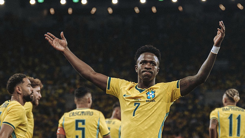 Vinicius Junior of Brazil celebrates after scoring the team's first goal during the international friendly match between Brazil and Panama at Maracana Stadium.