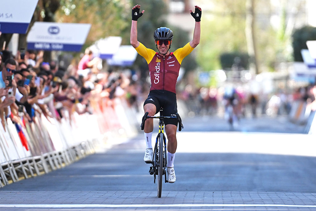 Ion Izagirre wins the 2026 GP MIguel Indurain