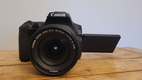 Canon SL3/250D Product