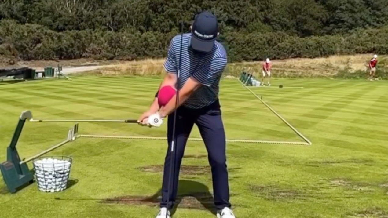 Photo of Justin Rose using the TRS ball
