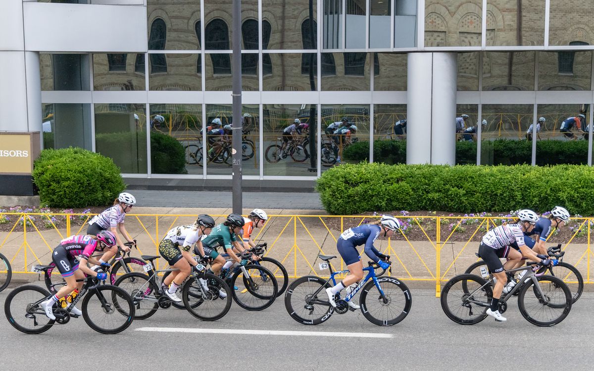 The 6-corner, L-shaped criterium course looped past a number of West Virginia State Government buildings as well as restaurants and shops.