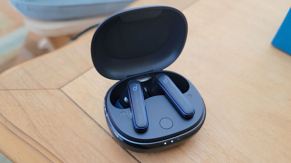 Anker Soundcore Life P3 review: Cheap noise-cancelling earbuds impress