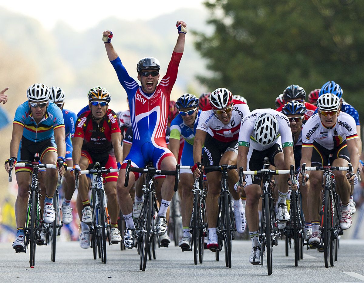 Mark Cavendish becomes only the second British world champion in 2011