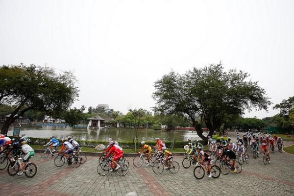 The race kicked off from Mid-Lake Pavilion in Taichung Park