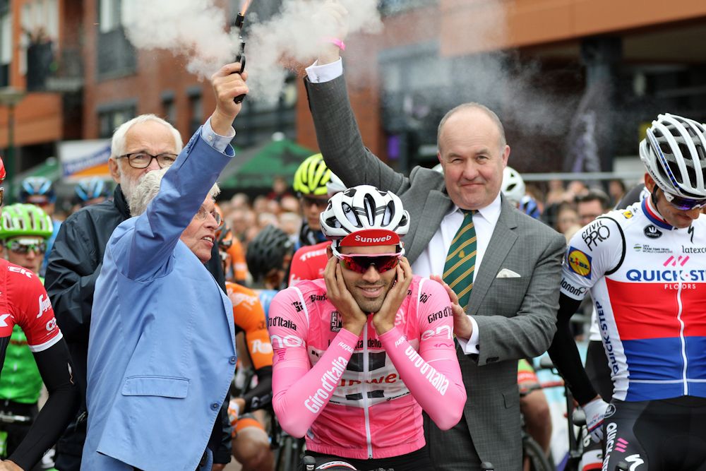 Tom Dumoulin waits for the start of Profronde van Surhuisterveen
