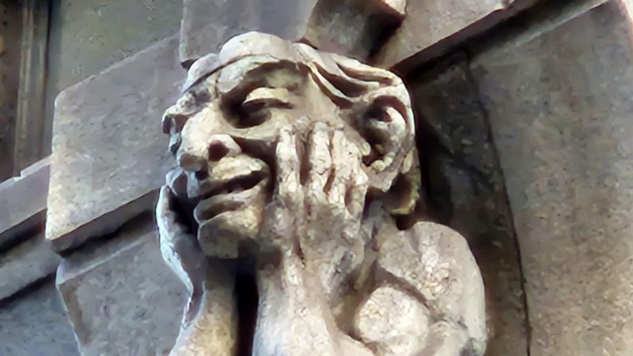 Samsung Galaxy S23 photo sample gargoyle