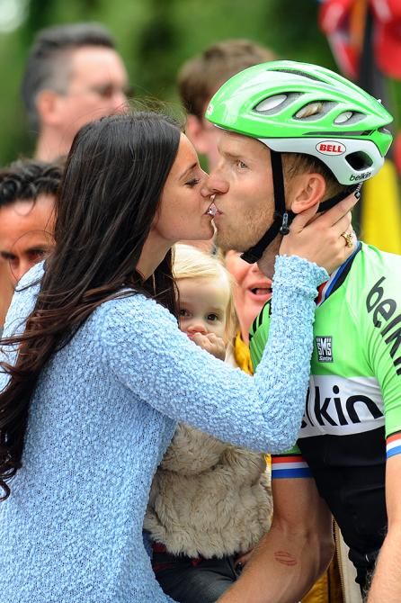 Lars Boom gets a kiss from his wife