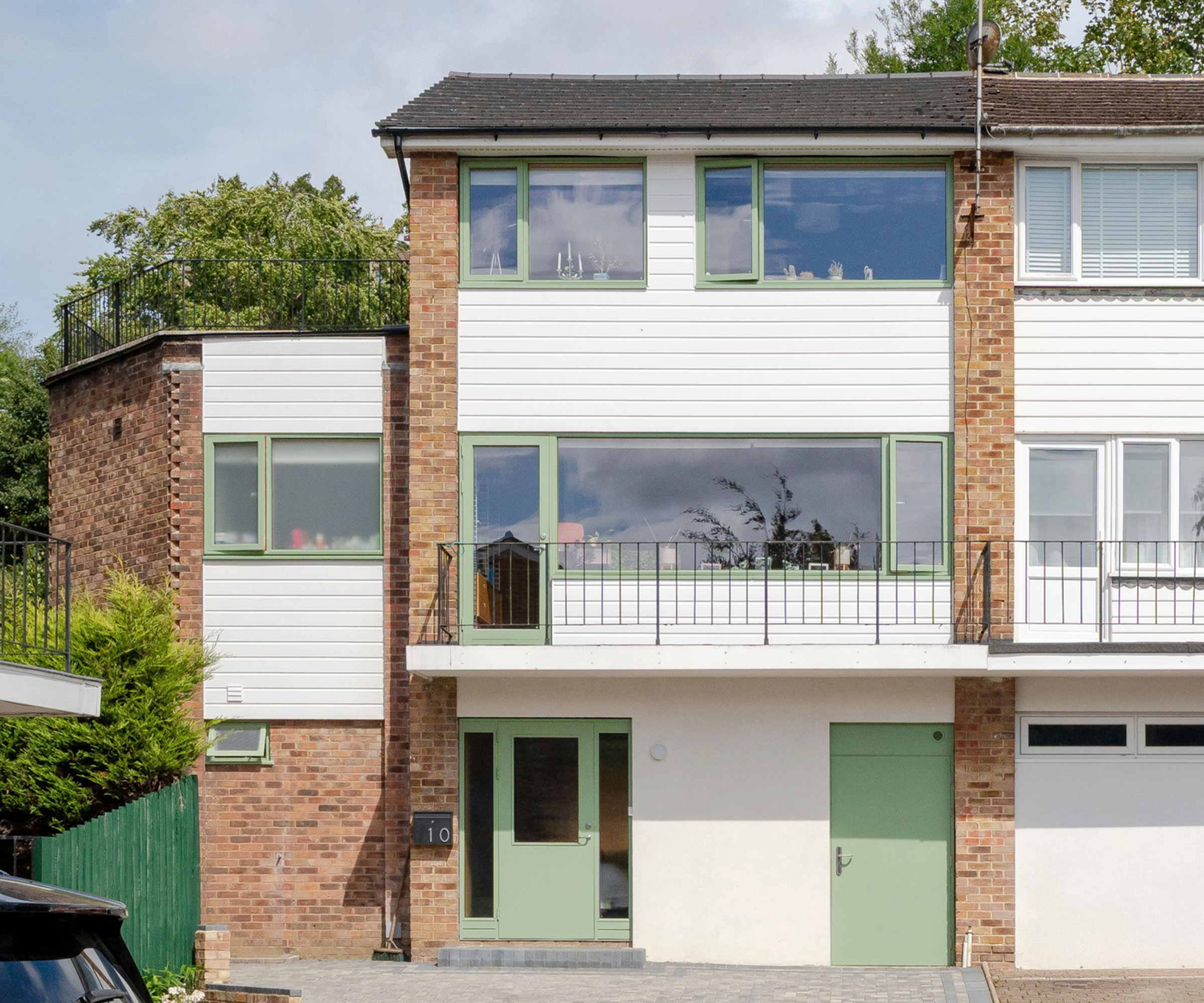 Extension on an end of terrace 1970s house