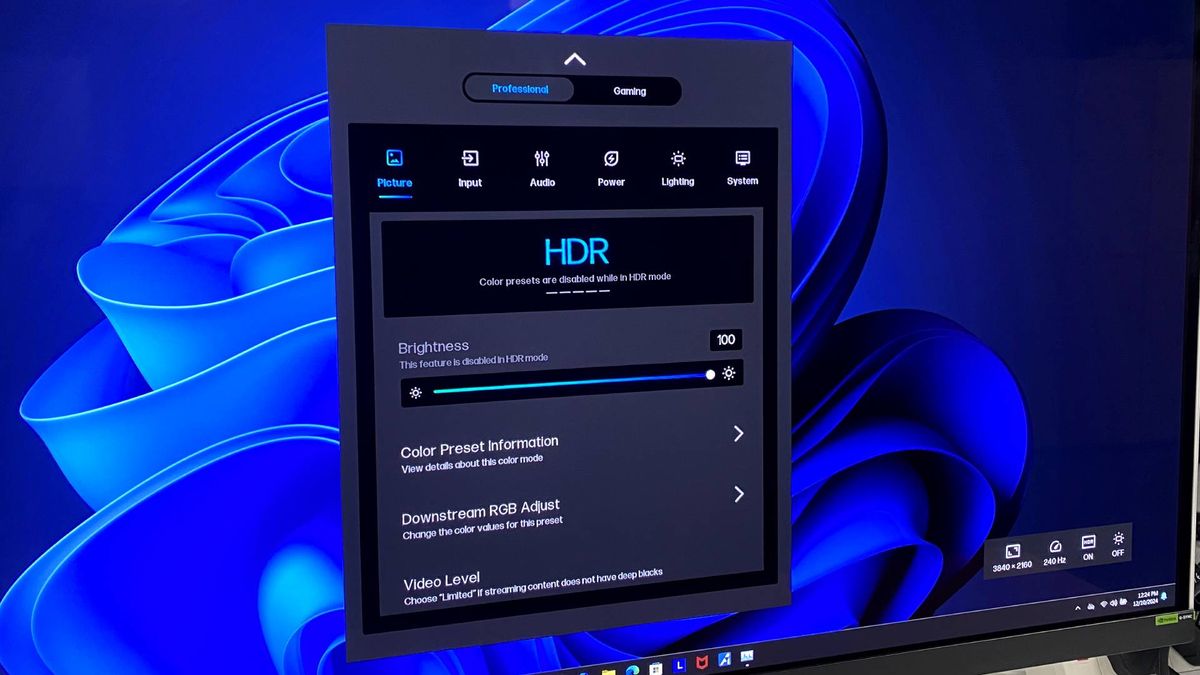 HP Omen Transcend 32 OLED